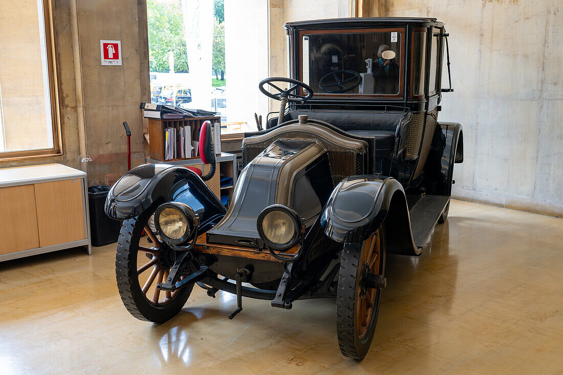 a 1910 Renault Francia in the Argentine Automobile Club Museum in Buenos Aires, Argentina.