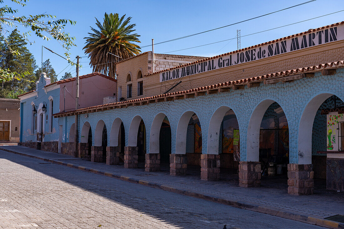 Gemeindegebäude im spanischen Kolonialstil in Tilcara, Argentinien