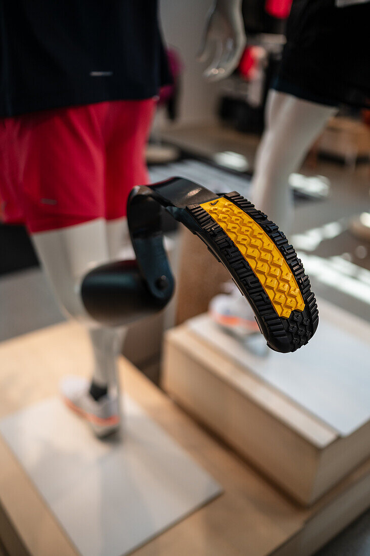 Laufprothese in einem Nike-Laden in Prag