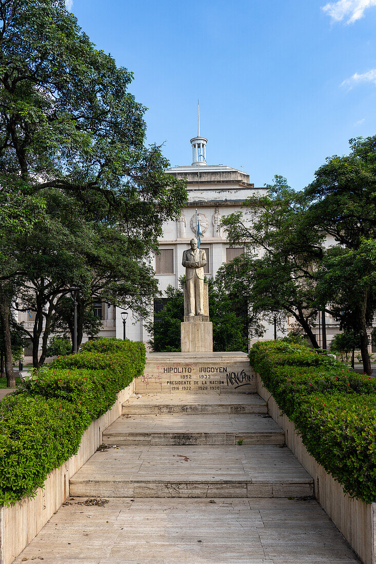 Statue of former president Hipolito Yrigoyen in front of the Tucumán Provincial Courts buildings in San Miguel de Tucumán, Argentina.