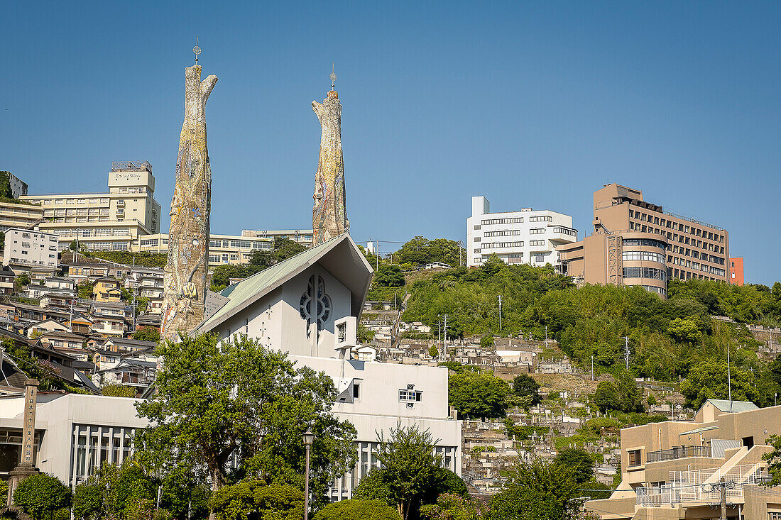 Kirche St. Filippo Nishizaka, deren Türme 1962 vom japanischen Architekten Kenji Imai entworfen wurden, Nagasaki, Japan