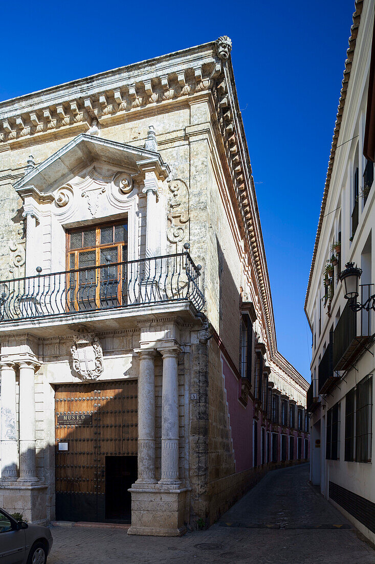 Erkunden Sie das historische Haus der Marques de las Torres, ein schönes Beispiel mediterraner Architektur in Carmona, Spanien