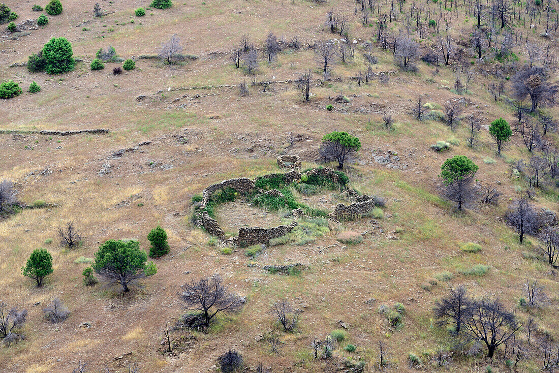 Sheepfold in the mountain pass of Arrebatacapas, near the town of Cebreros, province of Ávila.