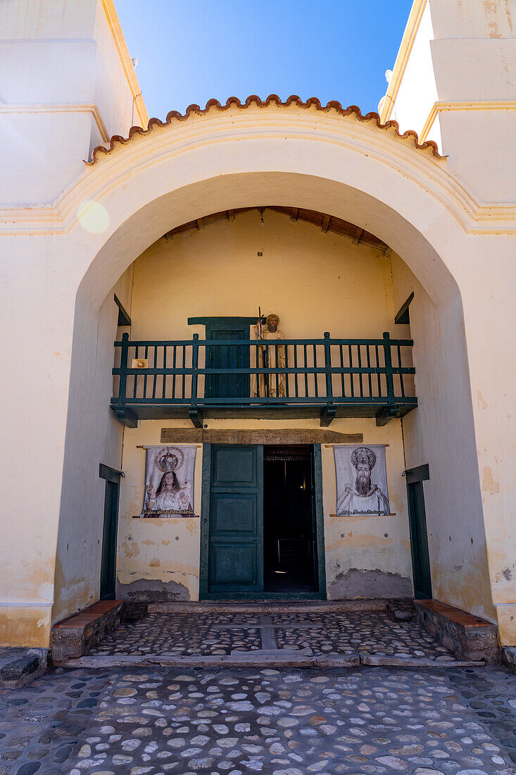 Die spanische Kolonialkirche San Pedro Nolasco aus dem 17. Jahrhundert in Molinos, Argentinien, im Calchaqui-Tal