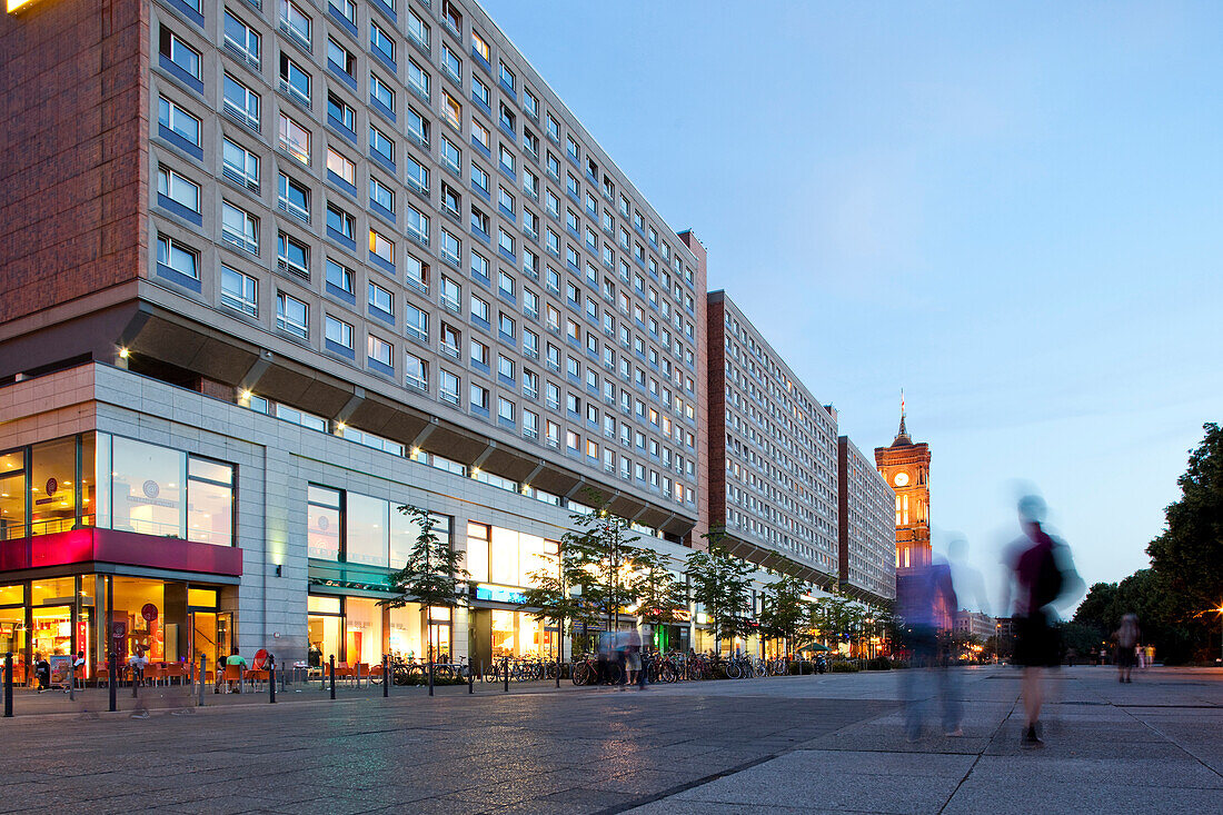 The Stelzenhaus, near the Rotes Rathaus in Berlin, blends modern and historical architecture beautifully at dusk.