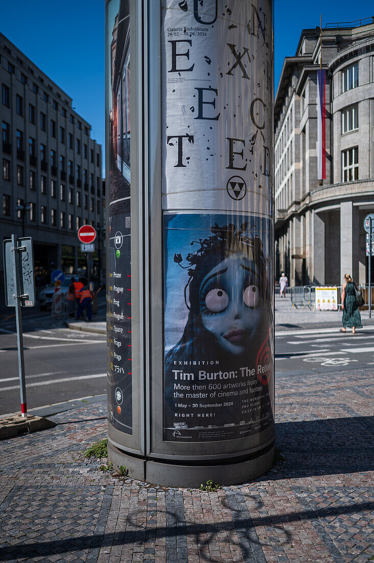 Plakat für die Tim-Burton-Ausstellung in Prag