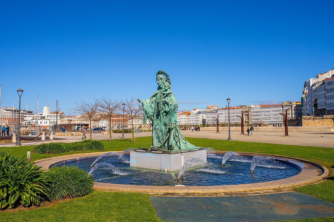 Denkmal der Jungfrau von Carmen und Brunnen, La Coruna, Galicien, Spanien, Europa