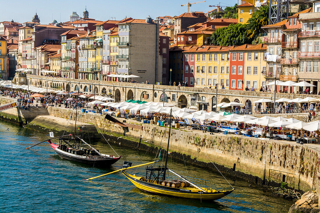 Flussufer entlang des Douro-Flusses, UNESCO-Weltkulturerbe, Porto, Norte, Portugal, Europa