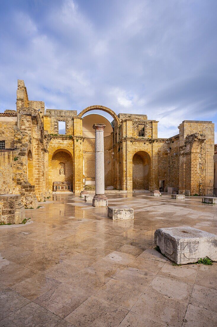 Ruinen der antiken Kathedrale von Salemi, Salemi, Trapani, Sizilien, Italien, Mittelmeer, Europa