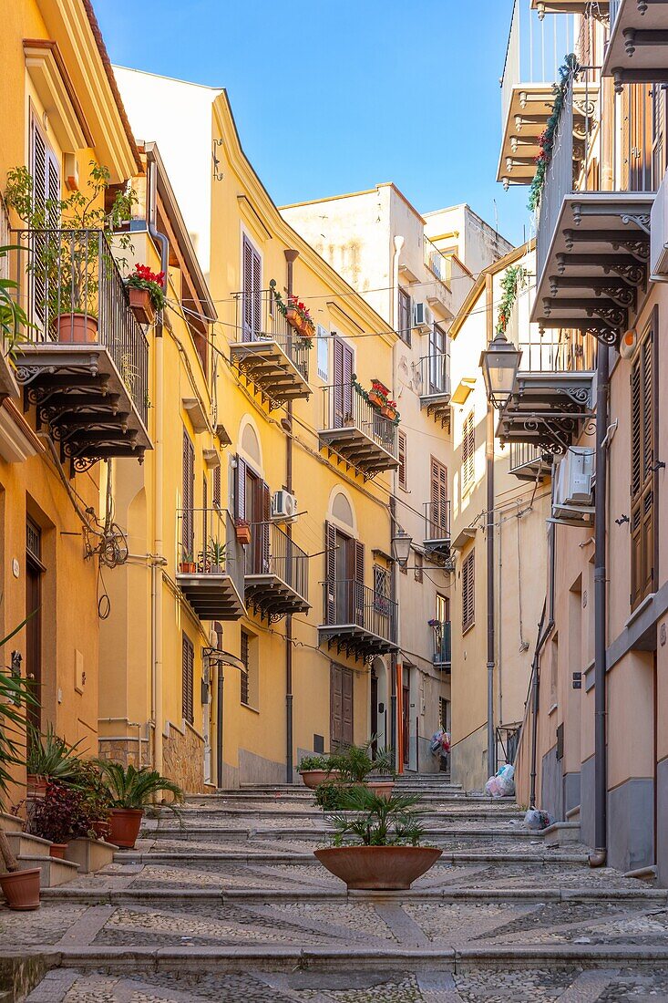 Monumentale Treppe in der Via Roma, Termini Imerese, Palermo, Sizilien, Italien, Mittelmeerraum, Europa