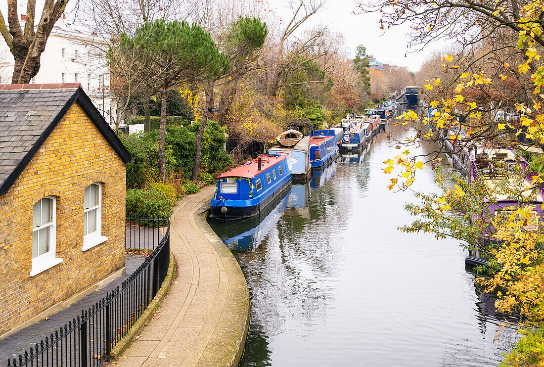 Schmalboote auf dem Regents Canal, Klein-Venedig, London, England, Vereinigtes Königreich, Europa