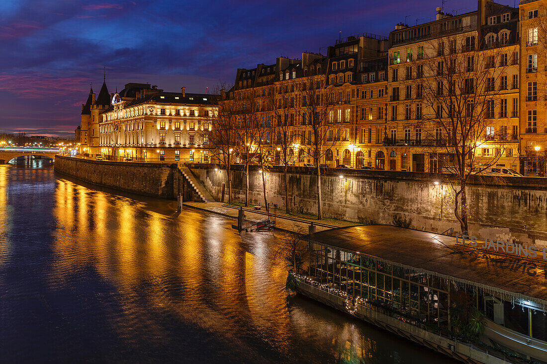 La Conciergerie an der Seine, Ile de la Cite, Ile Saint-Louis, Paris, Ile de France, Frankreich, Europa