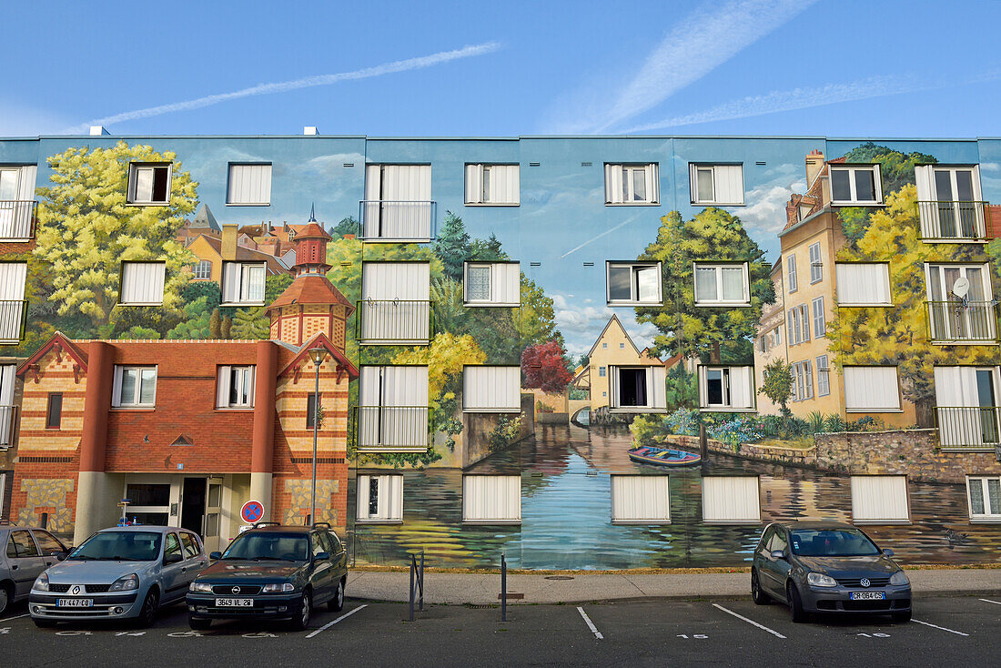 Fresques de Bel-Air (Murals), 4000 square metres of council housing buildings painted in trompe-l'oeil style, designed by CiteCreation, Chartres, Eure-et-Loir department, Centre-Val de Loire region, France, Europe