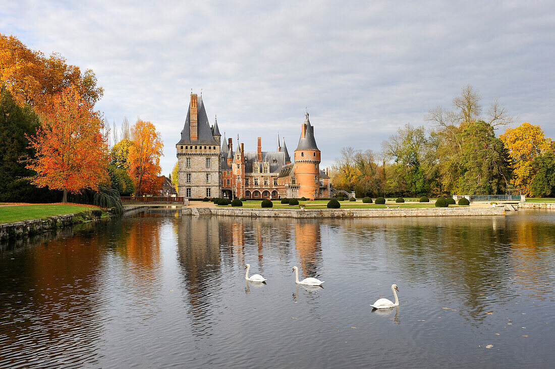 Chateau de Maintenon vom Park aus gesehen, Departement Eure-et-Loir, Region Centre, Frankreich, Europa