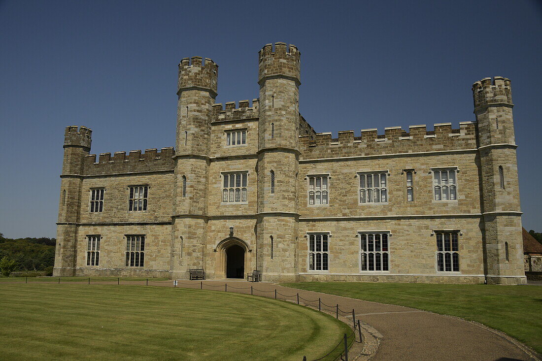 Leeds Castle in der Nähe von Maidstone, Kent, England, Vereinigtes Königreich, Europa