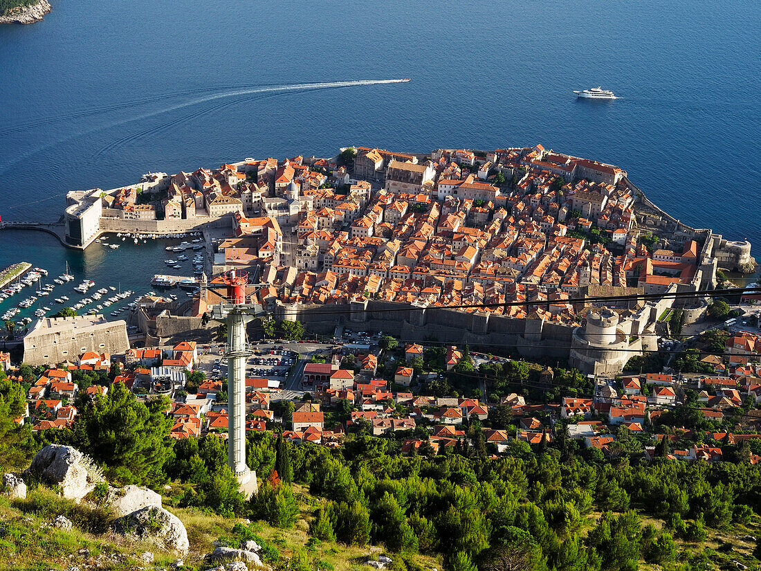 Altstadt von Dubrovnik, UNESCO-Weltkulturerbe, vom Berg Srd aus, Dubrovnik, Kroatien, Europa