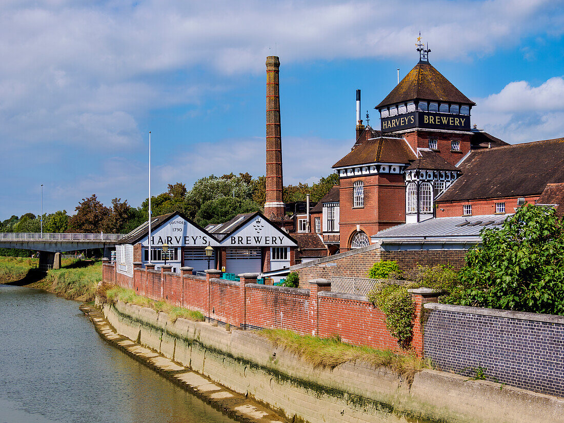 Harvey's Brewery und der Fluss Ouse, Lewes, East Sussex, England, Vereinigtes Königreich, Europa