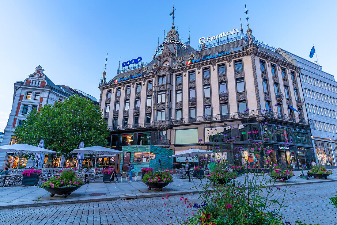 View of architecture on Karl Johans Gate at dusk, Oslo, Norway, Scandinavia, Europe