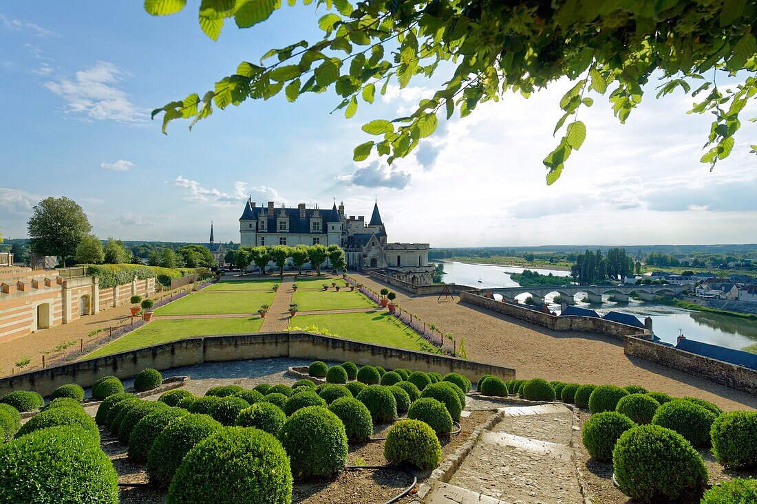 Frankreich, Indre et Loire, Loire-Tal, von der UNESCO zum Weltkulturerbe erklärt, die Loire-Kais und das Schloss von Amboise