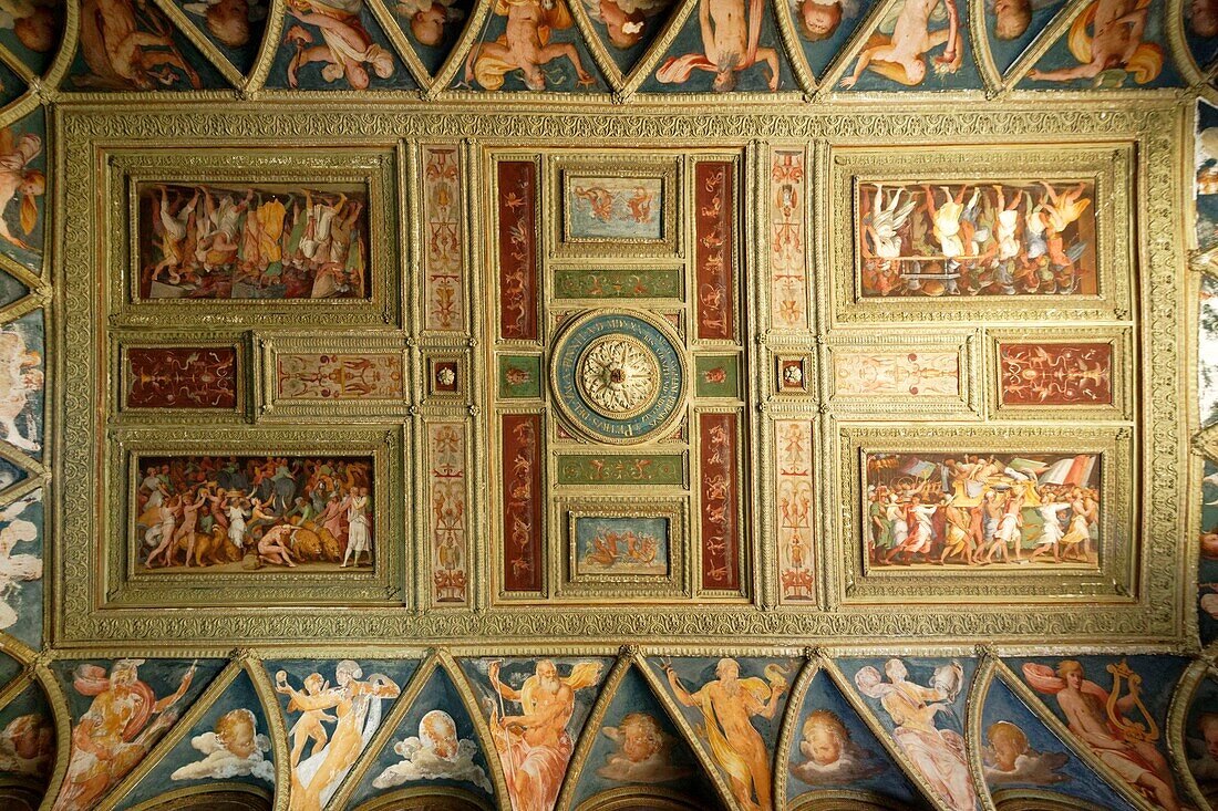 Italy, Liguria, Genoa, La villa del Principe, Palazzo di Andrea Doria (Andrea Doria palace), the grand staircase frescos