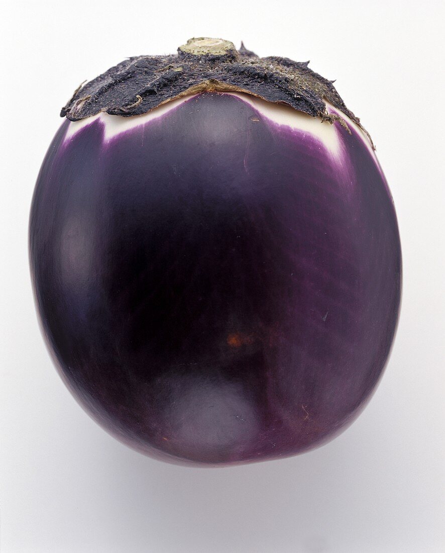 Eine ganze italienische Aubergine