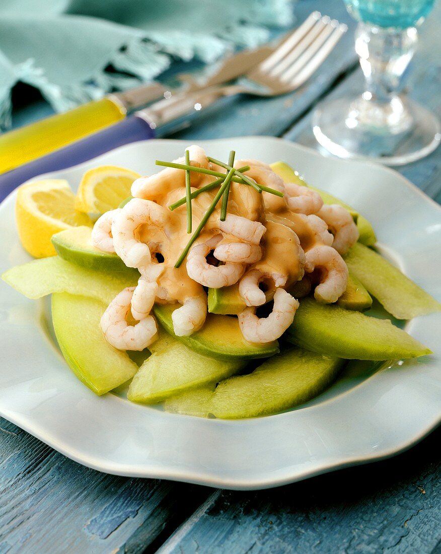 Avocado salad with honeydew melon and shrimps