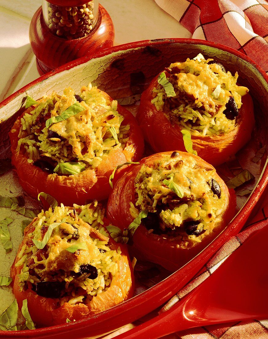 Pomodori al forno (Baked tomatoes with rice stuffing)