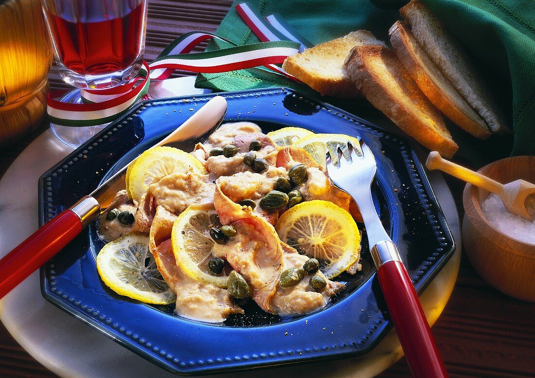 Vitello tonnato (Kalbfleisch mit Thunfisch-Kapern-Sauce)