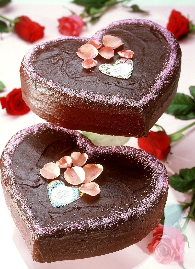Sweet-Love-Torte (Herztorte mit Rosenblättern)