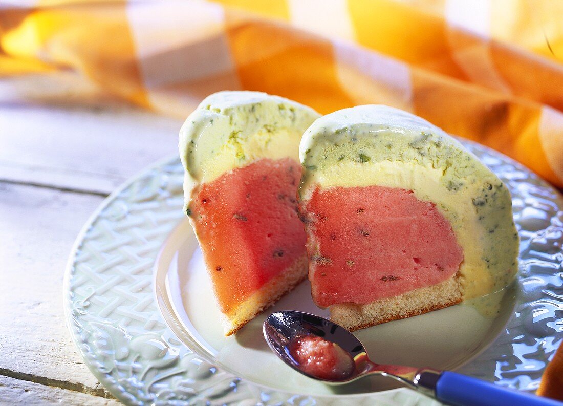Eiskalte Melone (Melonentorte mit Eiscreme)