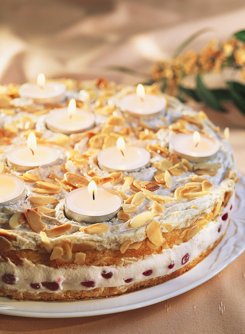 Candlelight cake (almond meringue gateau with tea lights)