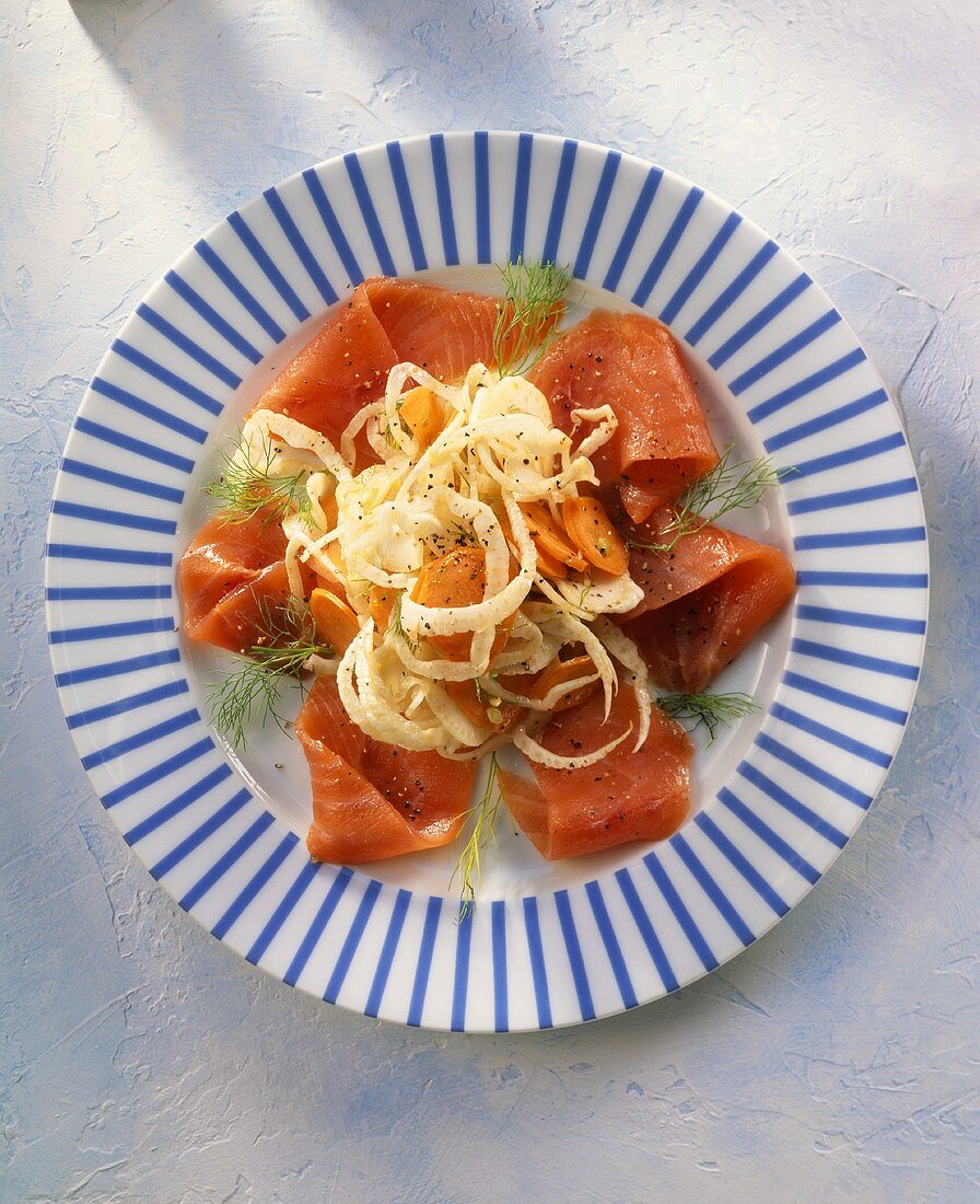 Salmon carpaccio with grated fennel