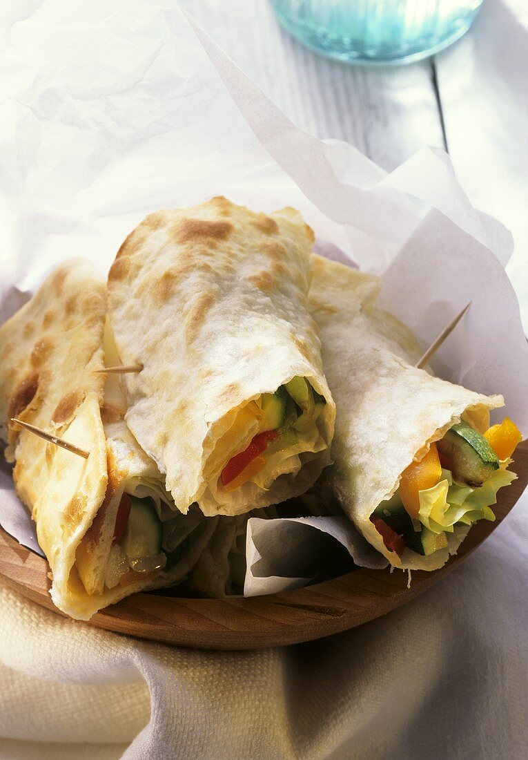 Flat bread roll with vegetable filling