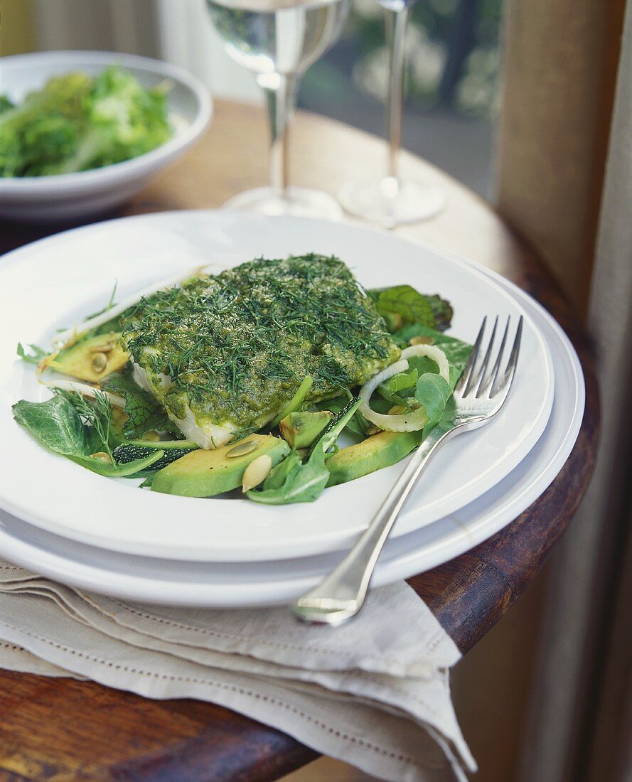 Kabeljau mit Dillkruste auf Avocadosalat