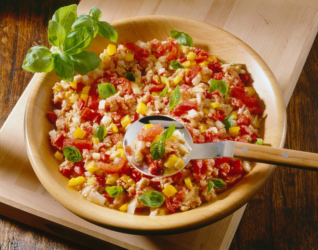 Panzanella (bread salad with tomato, pepper and basil)