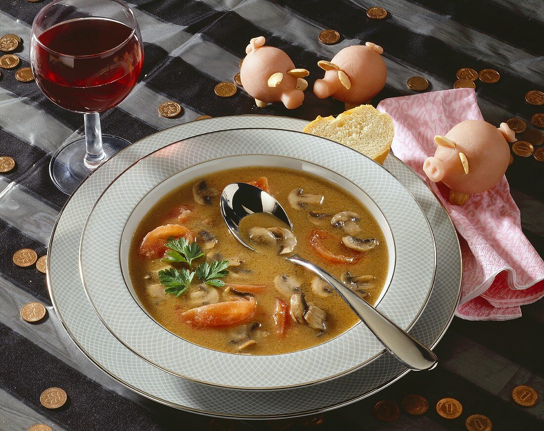 Midnight soup (soup with mushrooms and tomatoes)