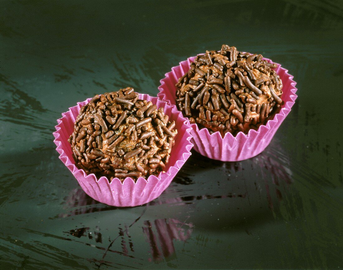 Chocolate & coffee truffle with chocolate flakes