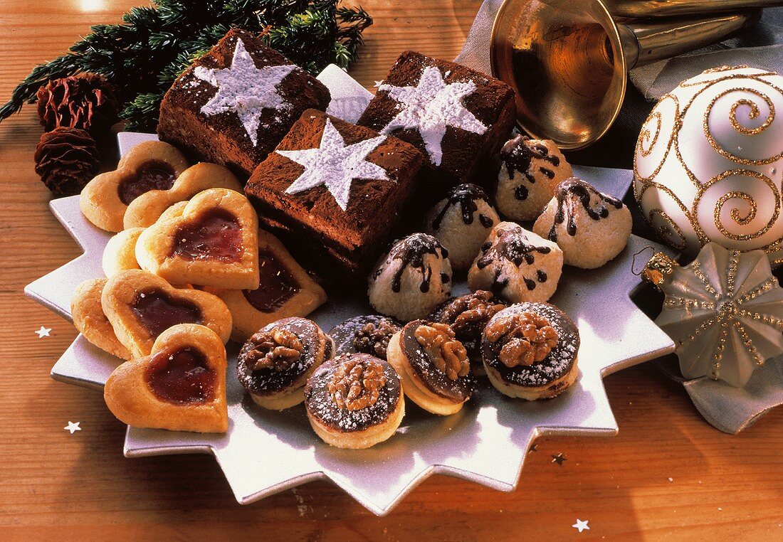 Weihnachtsplätzchen und Brownies