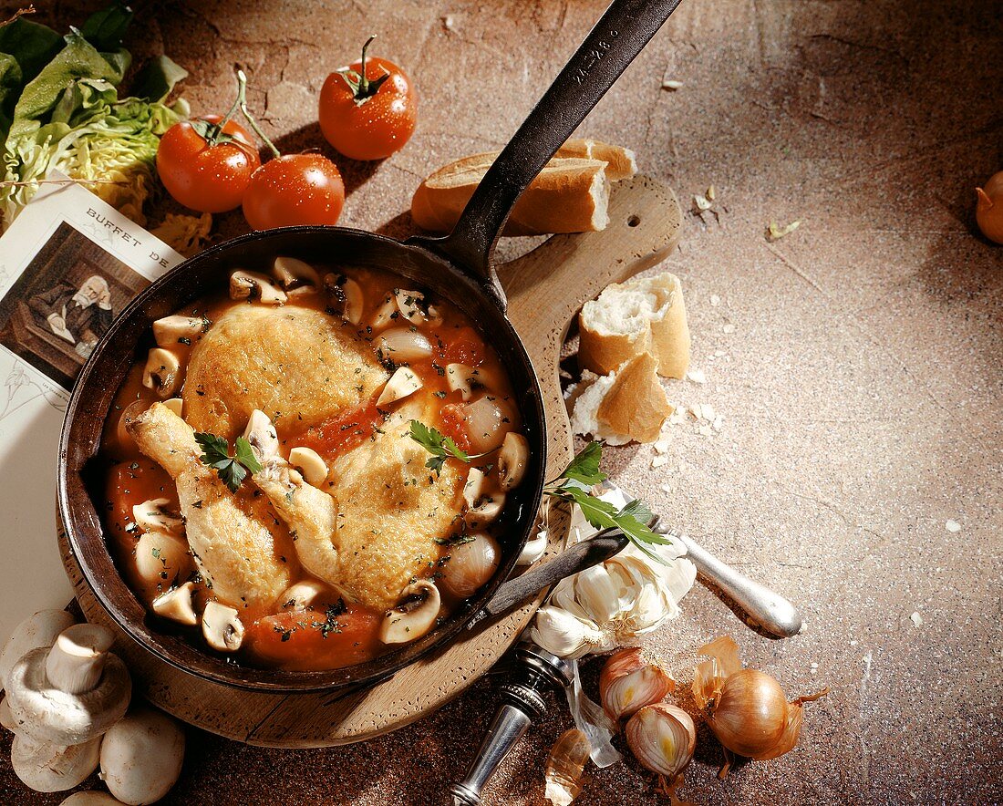 Pollo alla Marengo (Huhn mit Schalotten und Champignons)