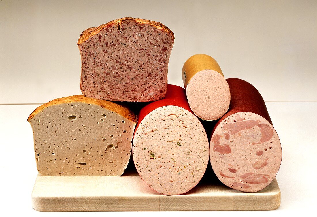 Various types of Frischwurst in the piece