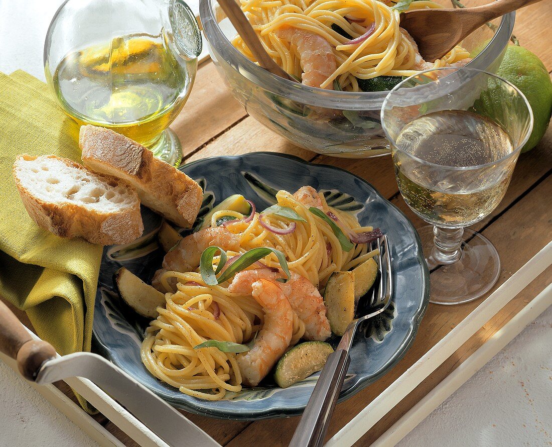 Spaghettisalat mit Shrimps