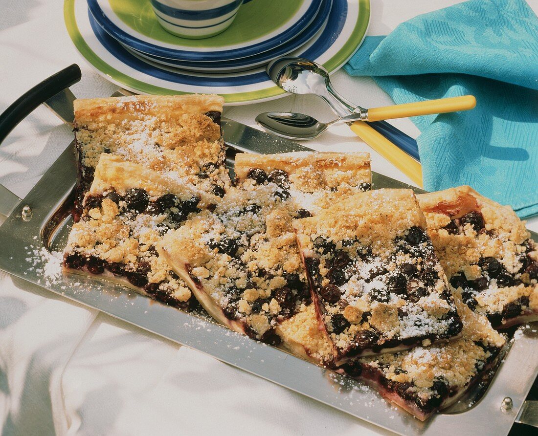 Tray-baked blueberry cake with crumble topping