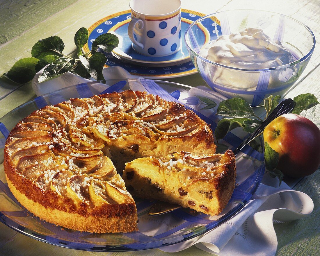 Apfel-Reis-Kuchen mit Sultaninen & Hagelzucker