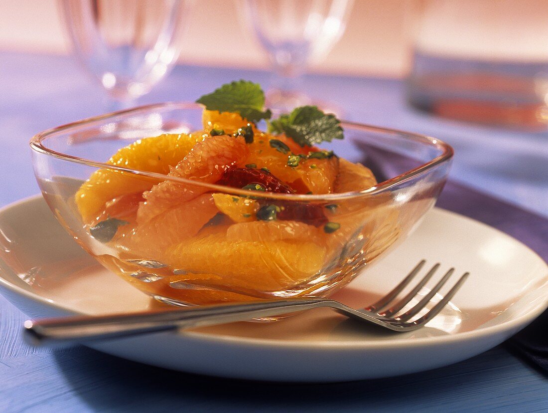 Orangen-Grapefruit-Salat mit Grand Marnier und Pistazien