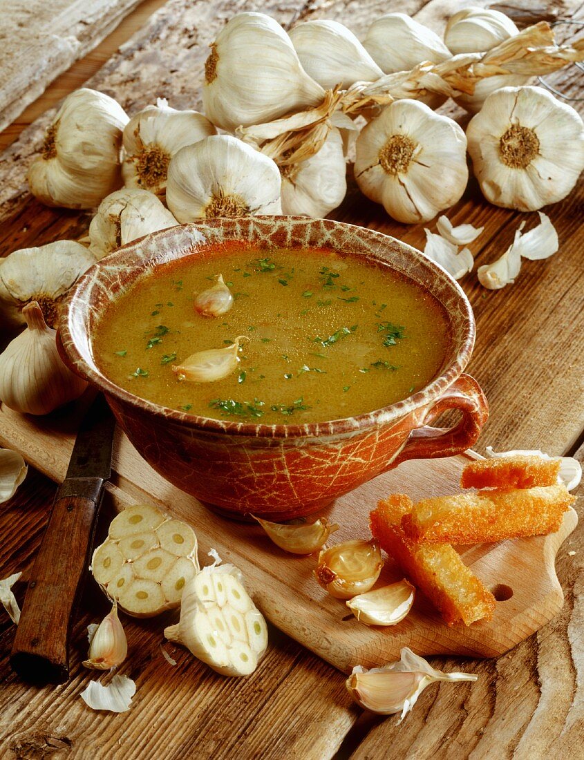 Garlic soup with toasted bread