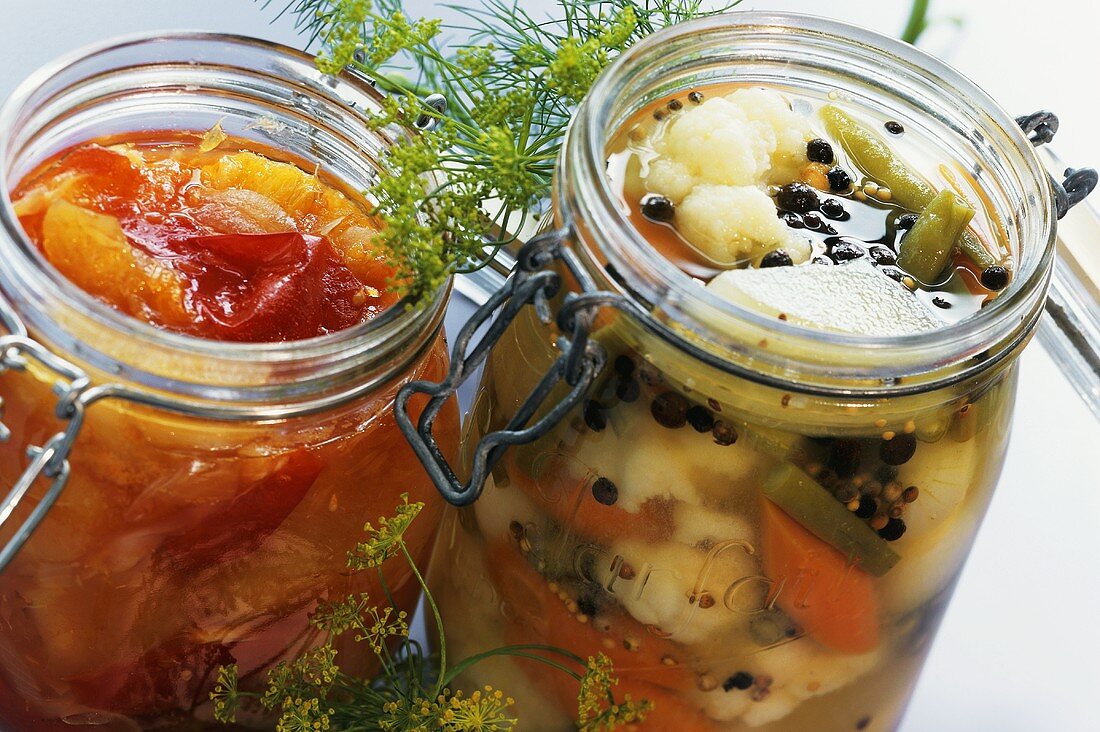 Mixed Pickles und Orangenchutney