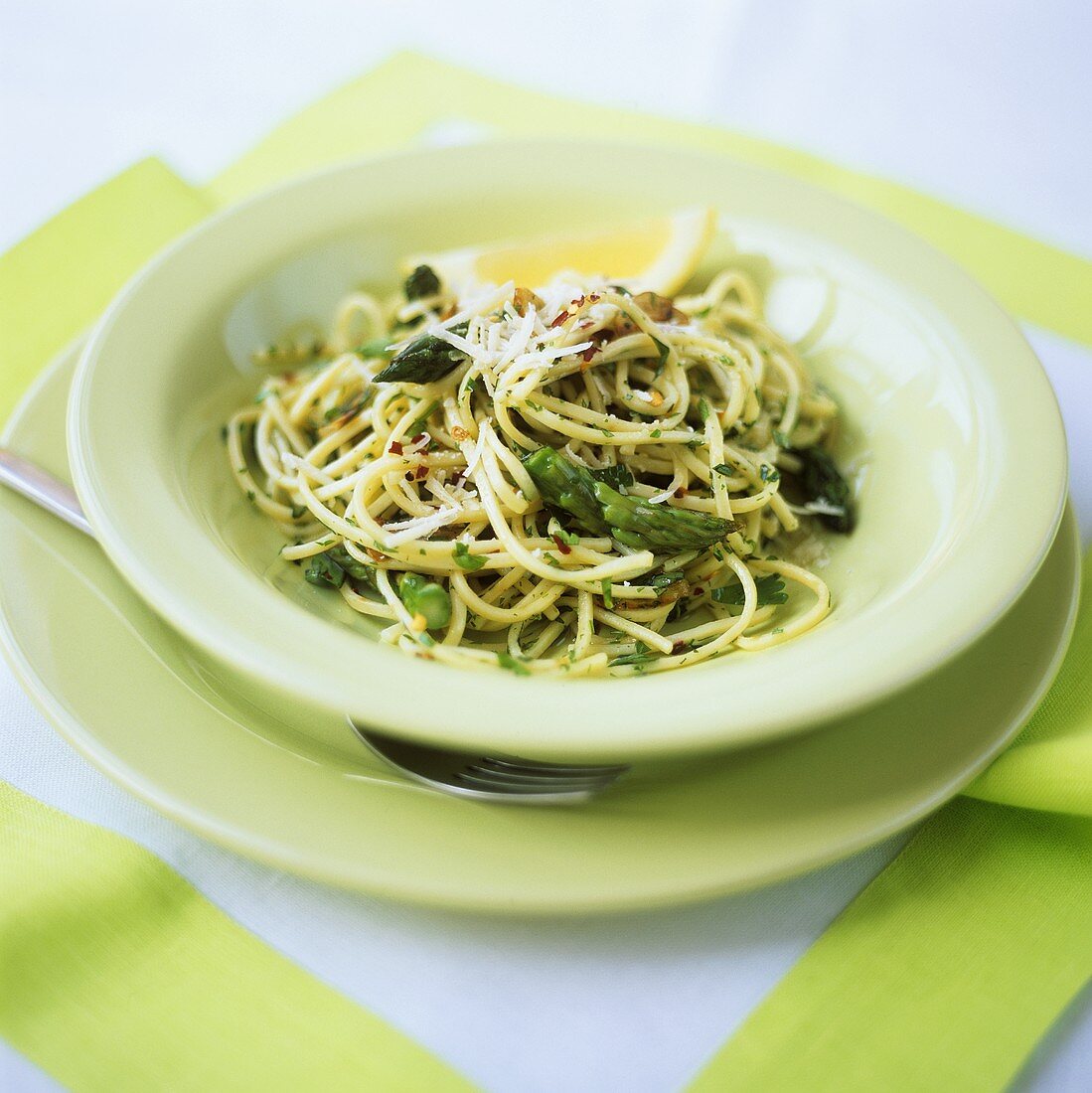 Spaghetti agli asparagi (Spaghetti mit grünem Spargel)