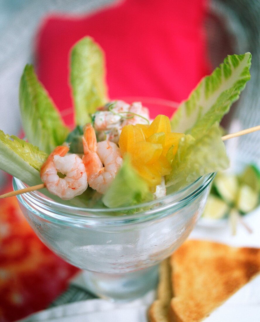 Caribbean shrimp salad with coriander and carambola