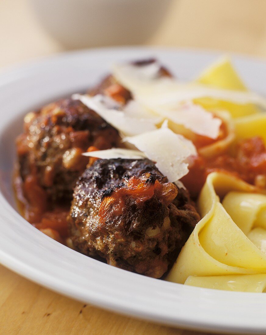 Meatballs with pappardelle, tomato sauce & grated parmesan