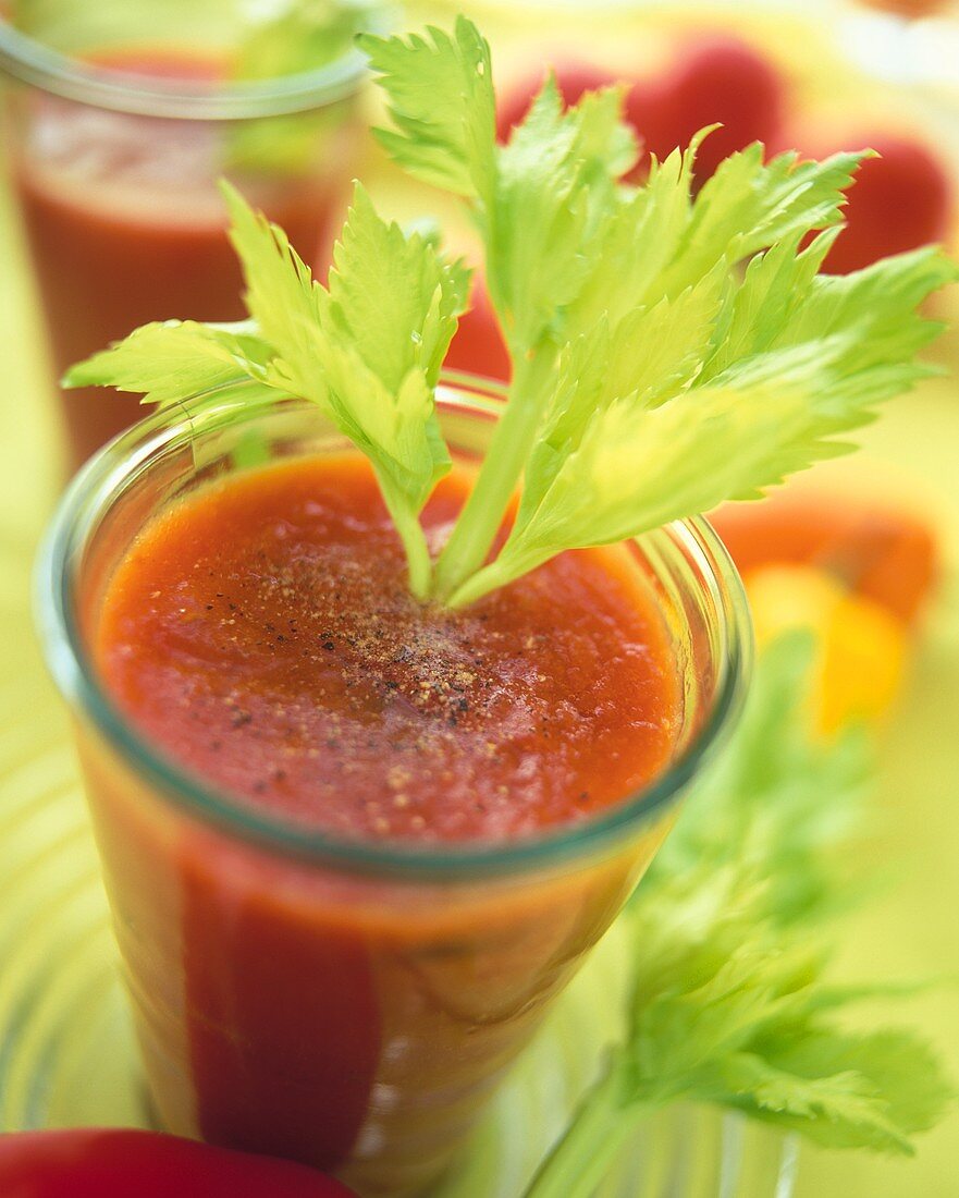 Tomato and vegetable drink